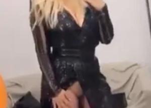 Wanda Nara, che spacco da urlo Si vedono gli slip... LE FOTO