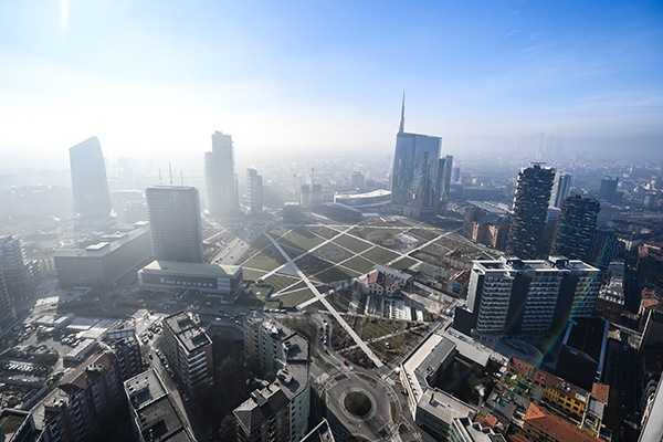 Smog, condizioni meteo favorevoli, da domani revocate misure a Milano