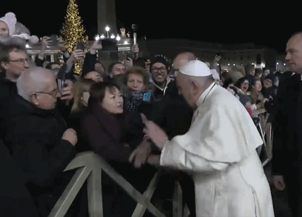 Bergoglio e le critiche per lo schiaffetto? Anche Gesù perse la pazienza