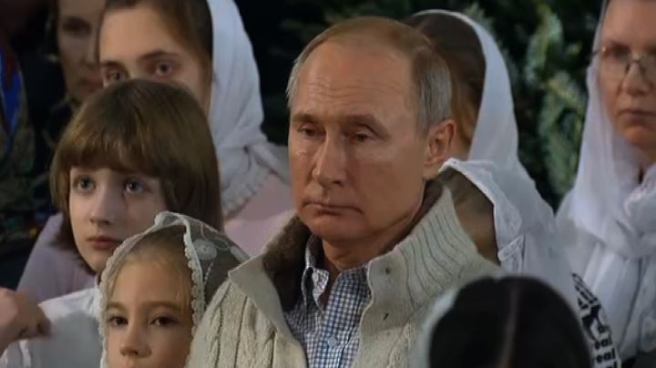Quando E Il Natale Ortodosso.Putin E Il Natale Ortodosso Dei Moscoviti Senza Neve Il Video Su Affaritaliani It