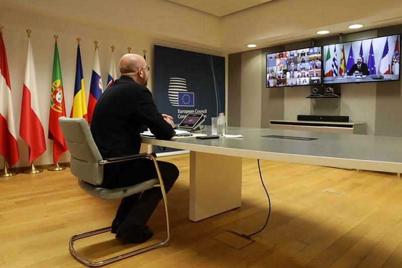 Il presidente del parlamento europeo Charlese Michel in collegamento con i leader del G20 durante il summit online di marzo