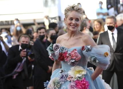 Sharon Stone a Cannes 2021: Regina del Red Carpet di "The Story of My life"