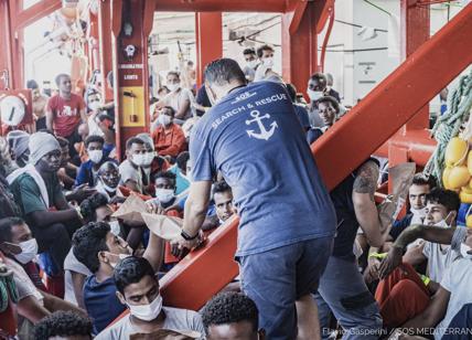 Migranti, oltre 500 in arrivo a Pozzallo dalla Ocean Viking