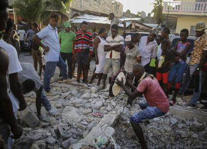 Haiti, terremoto: 1300 morti, migliaia di feriti. E ora arriva anche l'uragano