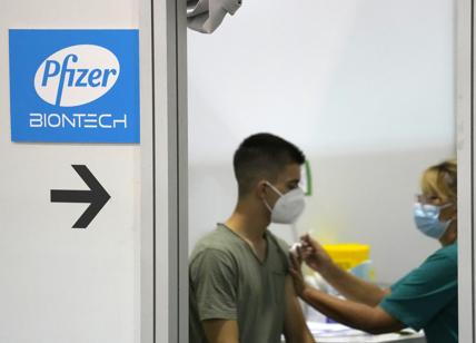 Dopo i vaccini Pfizer si "rifà" il look: al via la nuova gara media globale