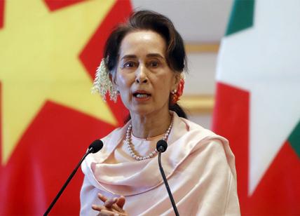 Myanmar, Aung San Suu Kyi condannata a 4 anni di carcere