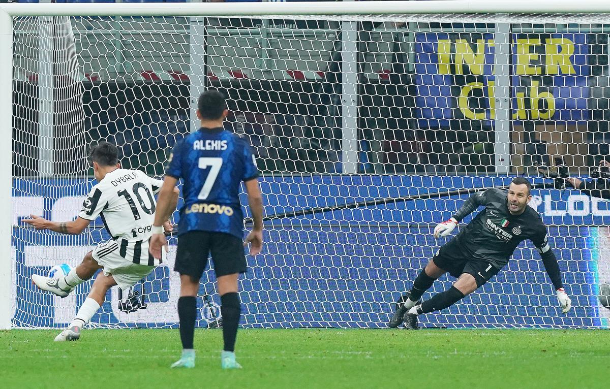 Dybala Handanovic Inter Juventus 