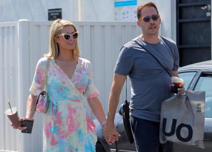 Malibu, Paris Hilton in compagnia del suo fidanzato Carter Reum