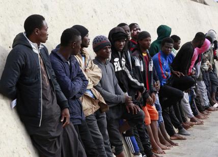 Migranti, boom di sbarchi e Ong ferme. Libia nel caos, governo senza contatti