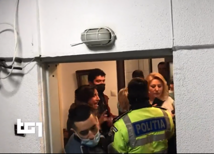 Lucia Goracci (Tg1) presa a pugni e sequestrata in Romania da senatrice No Vax