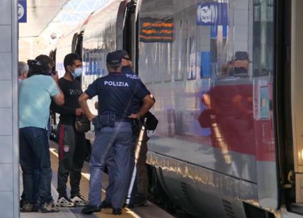 Sul treno senza Green Pass, aggredisce 2 poliziotti e li manda in ospedale