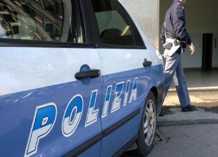 Milano, volante della Polizia si ribalta: tre feriti