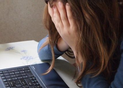 Il cyberbullismo è senza genere, il 49.7% di attacchi digitali da ragazze