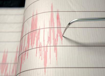 Terremoto, violenta scossa di magnitudo 5.7: chiuse scuole e linee ferroviarie