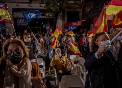 Madrid, trionfa la conservatrice anti lockdown Ayuso. Può governare senza Vox