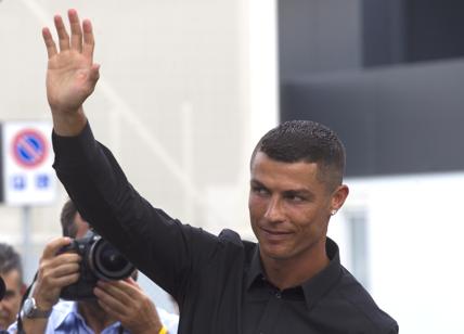 Cristiano Ronaldo annuncia nuovi record, però manca la.. maglia della Juventus