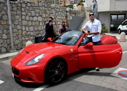 Montecarlo,Mario De La Rosa,l'attore per serie La casa di carta con la Ferrari