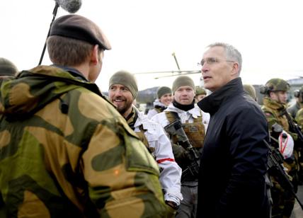 Guerra, la Nato porta ai confini russi 100mila soldati. Massima tensione