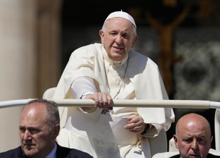 "Campioni” di solidarietà, sondaggio: tonfo a sorpresa di Papa Francesco