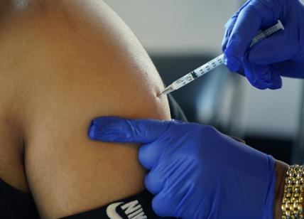 Melanoma, il primo paziente italiano riceve il vaccino a mRna