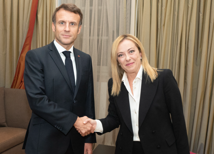 Zelensky in Ue, guerra diplomatica in Europa: tra Meloni e Macron finisce pari