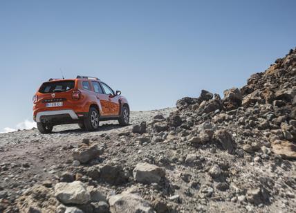 Dacia Duster scald i motori per Rally Aïcha des Gazelles del Marocco