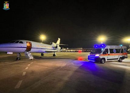 Roma, l'Aeronautica Militare porta in salvo un neonato in pericolo di vita