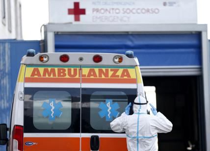 Lucca, incidente auto-ambulanza: 9 persone coinvolte