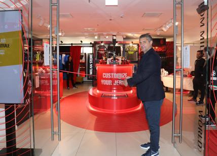 AC Milan inaugura un nuovo spazio rossonero in stazione Centrale