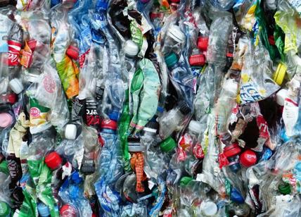 Italia sola contro tutti sulla strategia Ue contro la plastica monouso