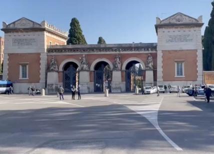 Roma, mazzette per i lavori nei cimiteri: chiesti dieci rinvii a giudizio
