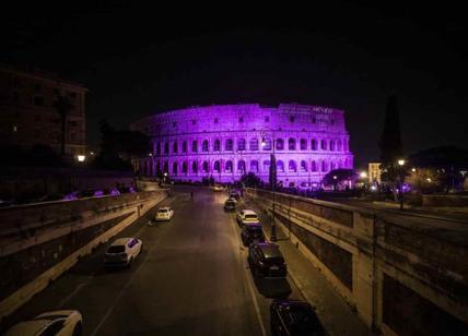 Disturbi alimentari, Roma accende il Colosseo di lilla per sensibilizzare