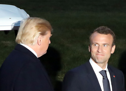 Tra i dossier sequestrati a Trump ci sarebbero piccanti prove su Macron