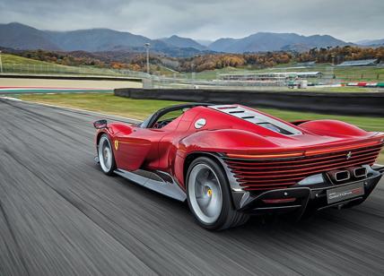 Ferrari svela il suo nuovo piano strategico: entro il 2026 15 nuovi modelli