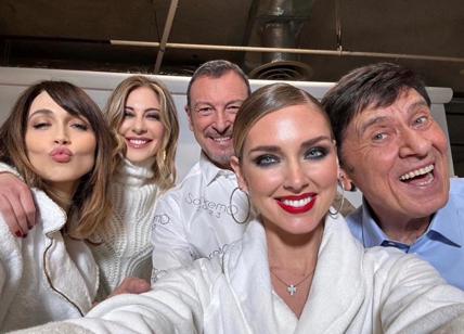 Ferragni, selfie di gruppo in accappatoio. Poi svela il look per Sanremo. FOTO