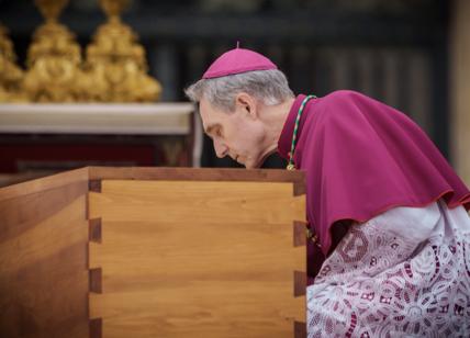 Padre Georg: "Ora devo stare zitto". Papa Francesco, il libro e le tensioni