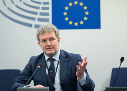 Corruzione, l'europarlamentare FdI Fidanza patteggia sedici mesi