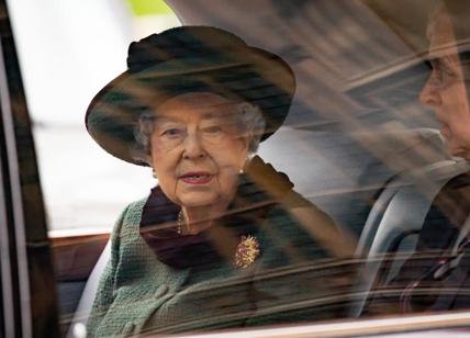 Royal Family: perché Elisabetta si è vestita di verde al memoriale di Filippo