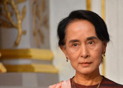 Myanmar, Aung San Suu Kyi condannata a cinque anni di carcere dai golpisti