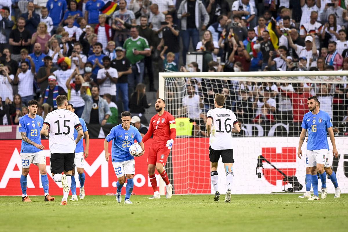 Italia ripescata Mondiali calcio Qatar Cile Tas