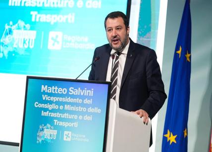 Olimpiadi, Salvini: "Corriamo come matti". Il piano B per il pattinaggio