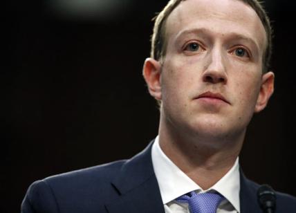 Facebook e Instagram a pagamento. Bufera su Zuckerberg per la spunta blu