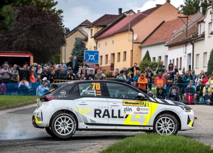 L’ADAC Opel Rally Junior Team e la Opel Corsa Rally4 punatno alla vittoria