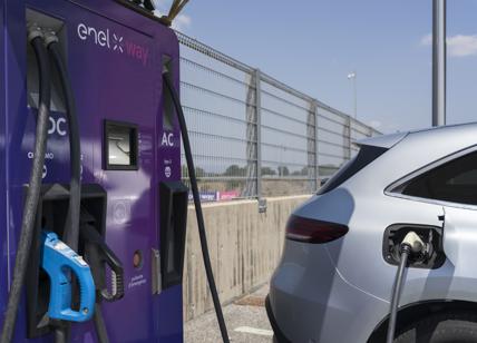 Pirelli: accordo con Enel X Way per ricaricare auto elettriche con l'app