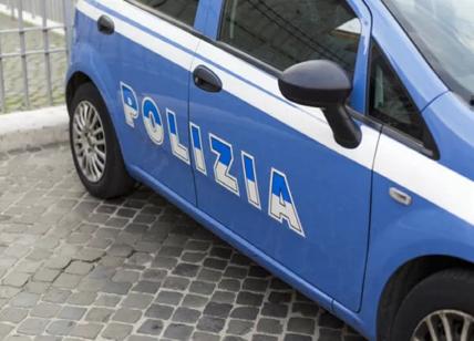 Roma, nascondevano droga e pistole: tre arresti domiciliari e un ricercato