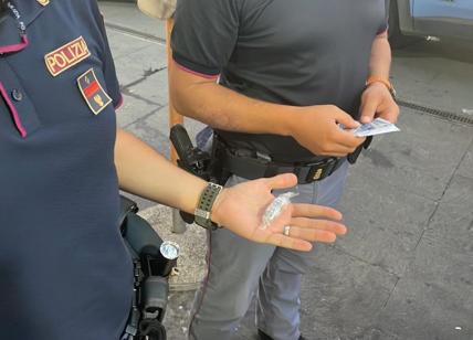 Cocaina rosa nascosta nelle mutande: pusher arrestato a Napoli