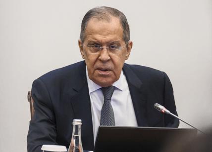 Russia, Lavrov: "Colloqui di pace con Zelensky sono esclusi. Usa come Hitler"