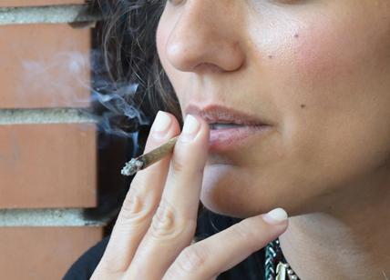 Arrivano gli aumenti per chi si "rolla" le sigarette: ecco di quanto