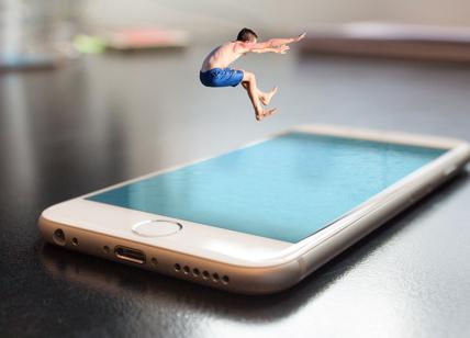 Smartphone, un 2023 in grigio con Apple che supera Samsung