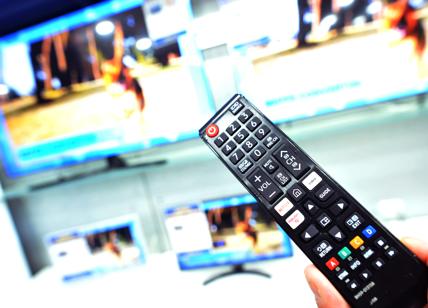 Agcom, tv in crisi: dal 2018 ricavi -17%. Sky perde il 30%. Mediaset-Rai...